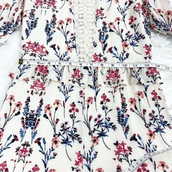 HONEY Punch BOHO Bell Sleeve Romper with Lace Panel, Size Small - Picture 5 of 7